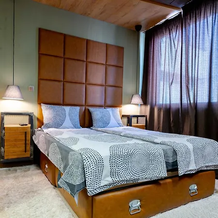 Studio77 فيليكو ترنوفو